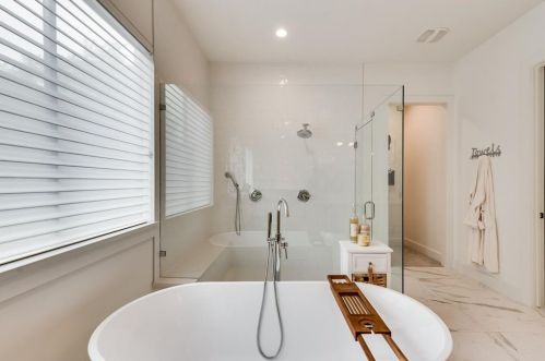 8518 Glencrest Ln, Dallas TX  75209-2632 exterior