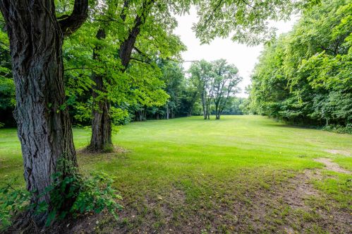 9524 Red Arrow Hwy, Watervliet MI 49098-8552 exterior