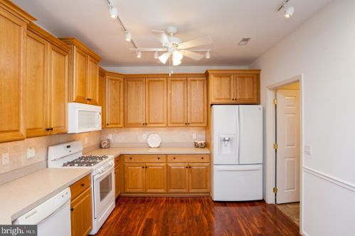 145 Villa Dr, Warminster PA 18974-3783 exterior