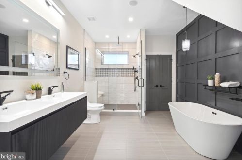 241 Allen St, Philadelphia PA  19125-4103 exterior