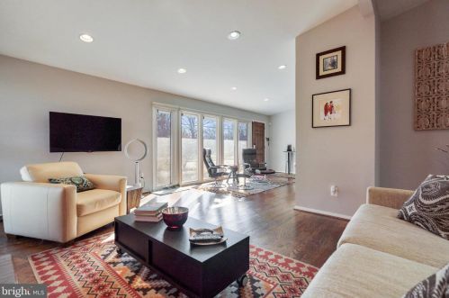 8708 Camden St, Alexandria VA 22308-2318 exterior