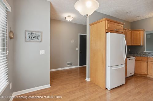 2930 Marfitt Rd, East Lansing MI 48823-6355 exterior