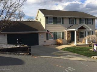 55 Jomerlyn Dr, Scranton PA  18517-1321 exterior