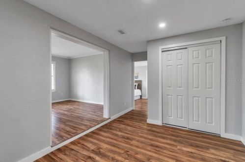 718 Riv Dr, Tampa FL 33617-7857 exterior