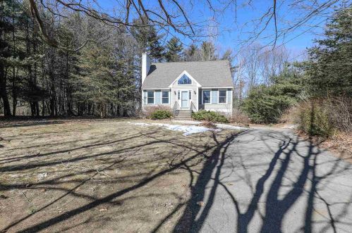 87 Blacksnake Rd, Seabrook NH 03874-4310 exterior