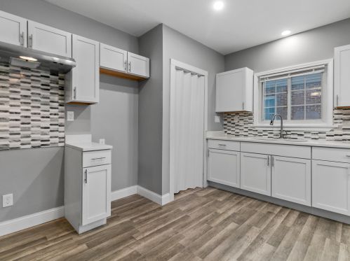 3869 52nd St, Milwaukee, WI 53216-2307