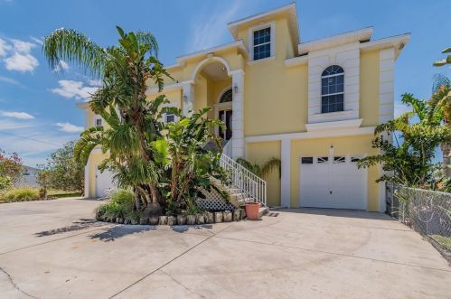 13435 Starfish Dr, Port Richey FL  34667-7606 exterior