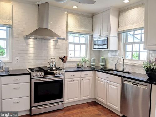 121 6 St, Washington DC 20002-2215 exterior