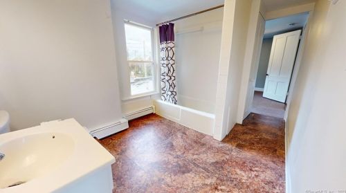 226 Farmington Ave, New Britain CT 06053-2932 exterior