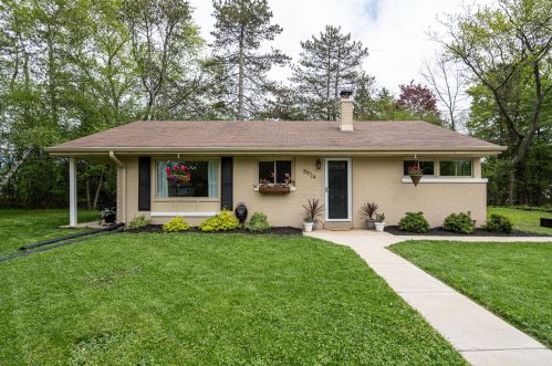 8934 Seneca Rd, Milwaukee WI 53217-2331 exterior