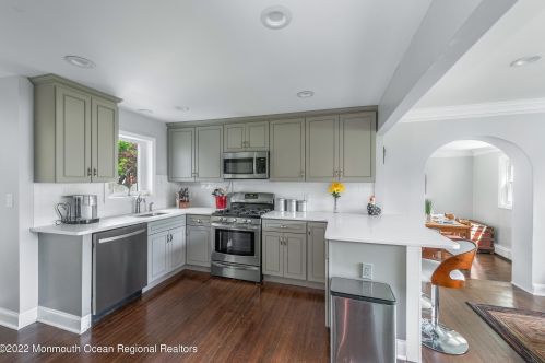 246 Eastham Rd, Point Pleasant Beach NJ 08742-2010 exterior