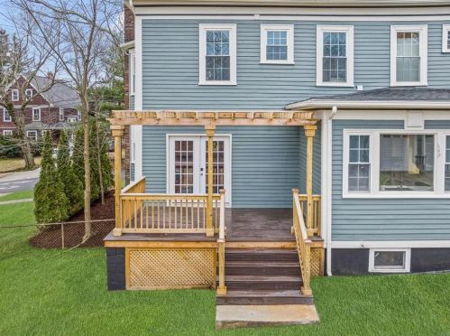 294 Doyle Ave, Providence RI  02906-3355 exterior