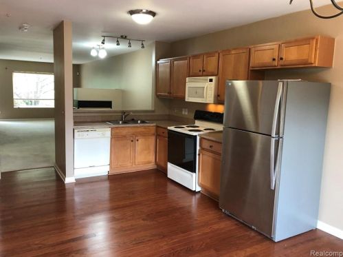 39479 Springwater Dr, Northville MI  48168-3962 exterior