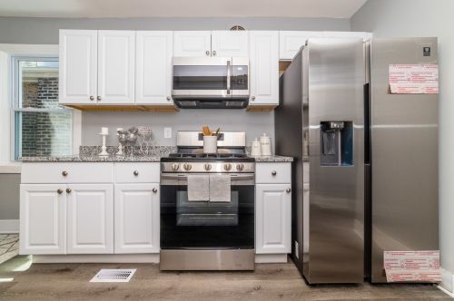 9132 Saginaw Ave, Chicago IL  60617-4150 exterior