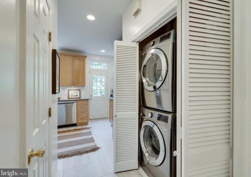 145 U St, Washington DC 20001-2338 exterior