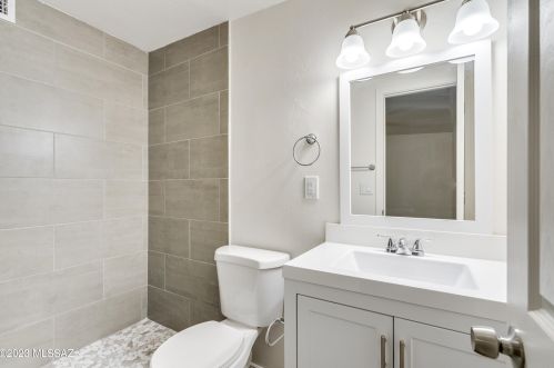 9301 29th St, Tucson AZ  85710-8015 exterior