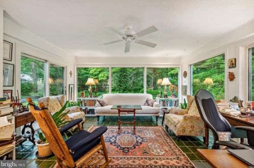 34 Long Dr, Trenton NJ 08648-2714 exterior