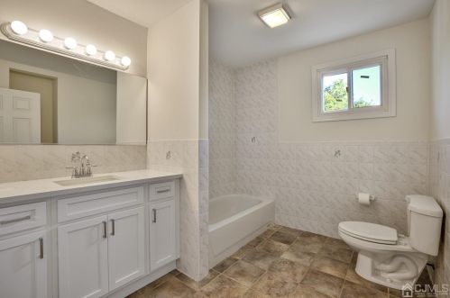 88 Central Ave, Metuchen NJ  08840-1862 exterior