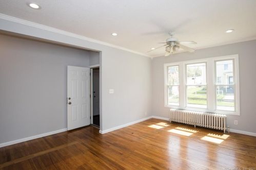 67 Orchard St, Wallingford CT 06492-4130 exterior