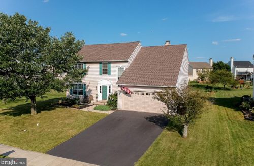 1050 Mayflower Dr, Quakertown, PA 18951-2623