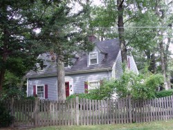 544 Quinobequin Rd, Newton MA  02468-2129 exterior