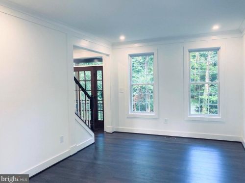 8010 Valley St, Silver Spring MD  20910-5243 exterior