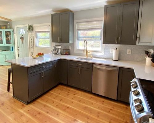 8 Casper Creek Rd, Poughkeepsie, NY 12603-5004