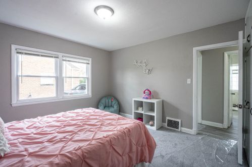 4210 Congress St, Milwaukee WI  53209-5836 exterior