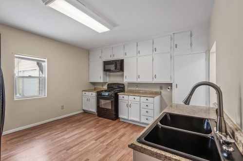 220 Belvidere St, Saint Paul MN 55107-3140 exterior