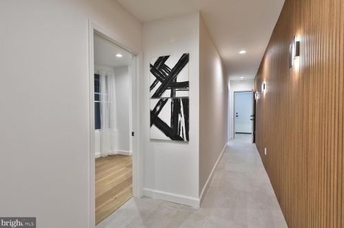 2037 Locust St, Philadelphia PA  19103-5613 exterior