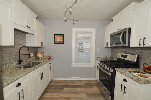 5815 Park Hill Ave, Milwaukee, WI 53213-4249