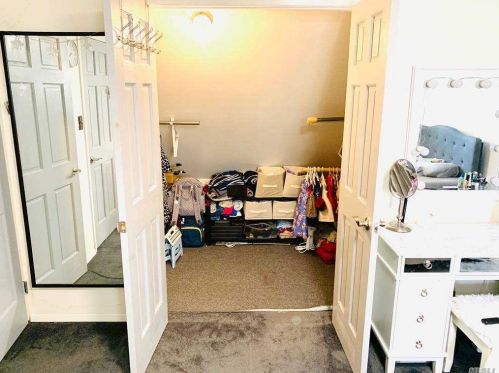 184 Dean St, Valley Stream NY 11580-4911 exterior