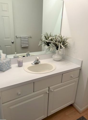 2239 Crystal Dr, Rochester MI 48309-3755 exterior