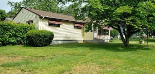 79 Greenville Ave, Providence, RI 02911-2739