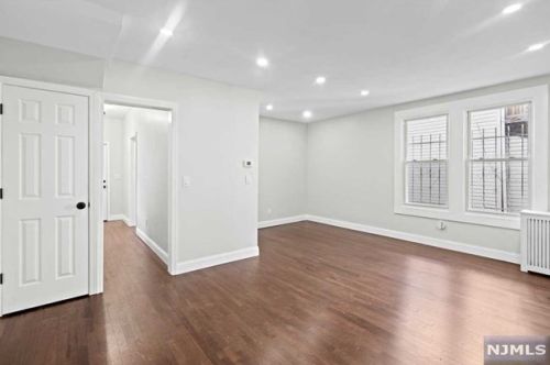 237 7th St, Newark NJ 07107-2728 exterior