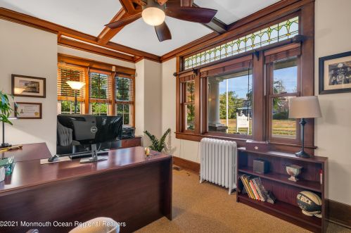 25 Memorial Pkwy, Atlantic Highlands NJ 07716-1655 exterior