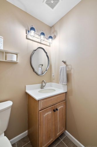 1039 Bloomview Cir, Rochester MI 48307-1728 exterior