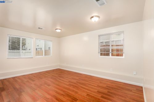 1215 San Pablo, Berkeley CA 94706-1130 exterior