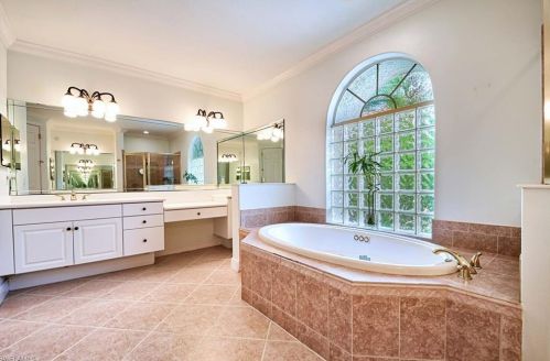 6592 Gln Arbor Way, Naples FL 34119-4654 exterior