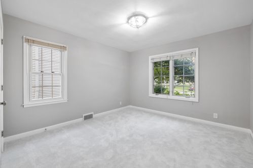 125 Montclaire Ave, Milwaukee WI 53217-4438 exterior