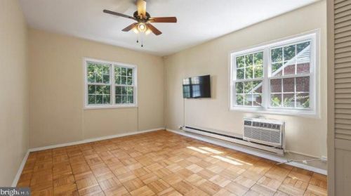 1240 Martha Custis Dr, Alexandria VA  22302-2016 exterior