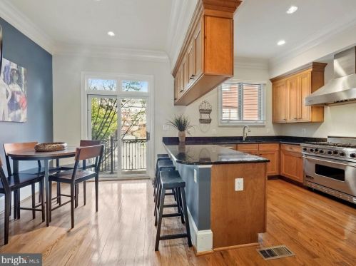 12460 Ansin Cir Dr, Rockville MD 20854-6912 exterior