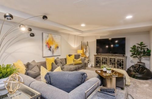 2801 Packer Ct, Bridgewater NJ 08807-7017 exterior