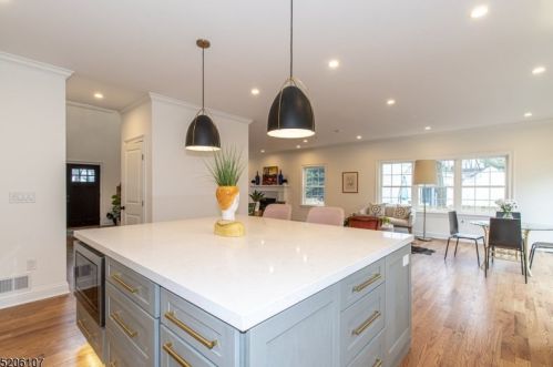 2051 Jersey Ave, Scotch Plains NJ  07076-4679 exterior