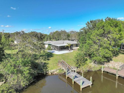 202 Bay St, Fort Pierce FL 34952-1318 exterior