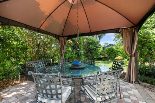 4584 Chippendale Dr, Naples FL 34112-5259 exterior