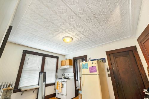 16 Chapel St, Concord NH 03301-4305 exterior