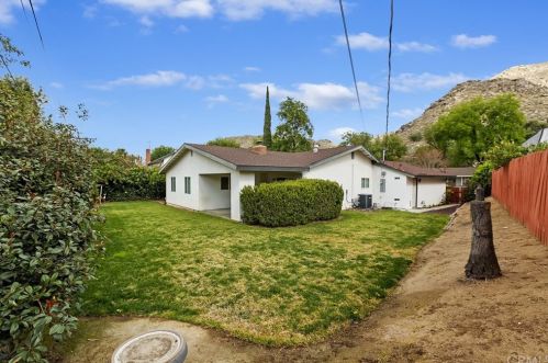 712 Spruce St, Riverside CA 92507-3043 exterior