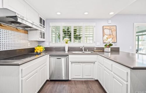 1871 Bryan Ave, Tustin CA 92780-4703 exterior