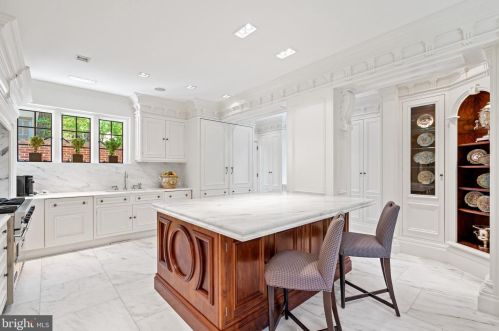 2446 Kalorama Rd, Washington DC 20008-1625 exterior